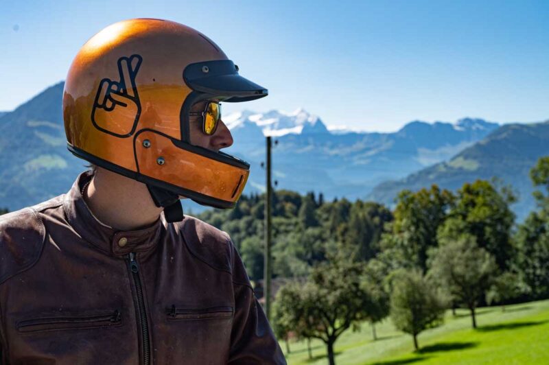 Helm: Veldt mit Kupferfolie und Moto Candy Customdesign.
